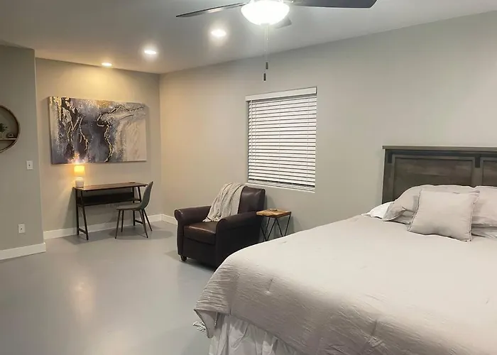 Desert Ranch 3 Bedroom + Equine Facility
