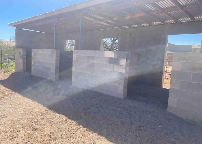 Desert Ranch 3 Bedroom + Equine Facility