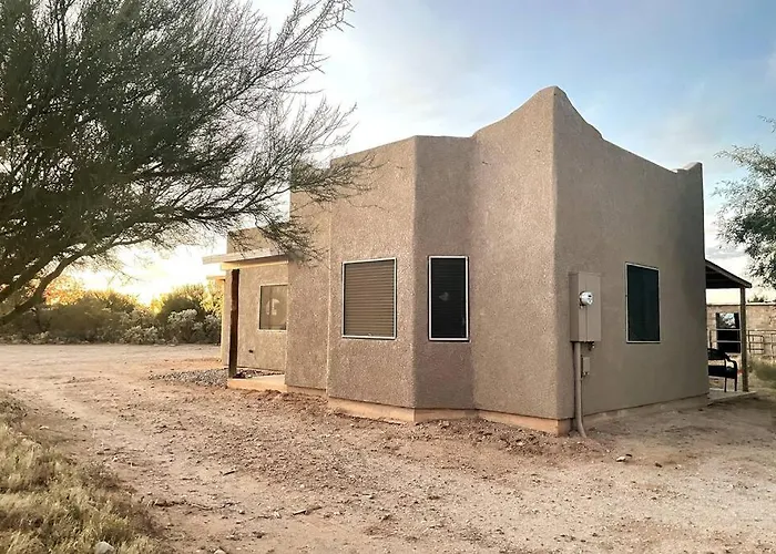 Desert Ranch 3 Bedroom + Equine Facility Vail