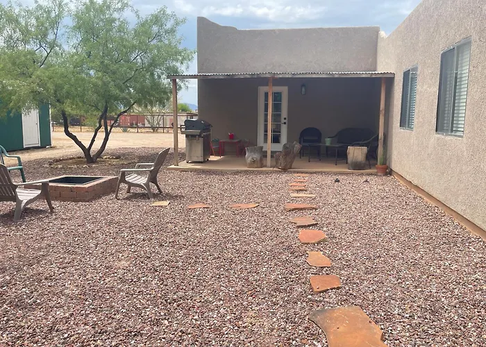 Desert Ranch 3 Bedroom + Equine Facility Vail
